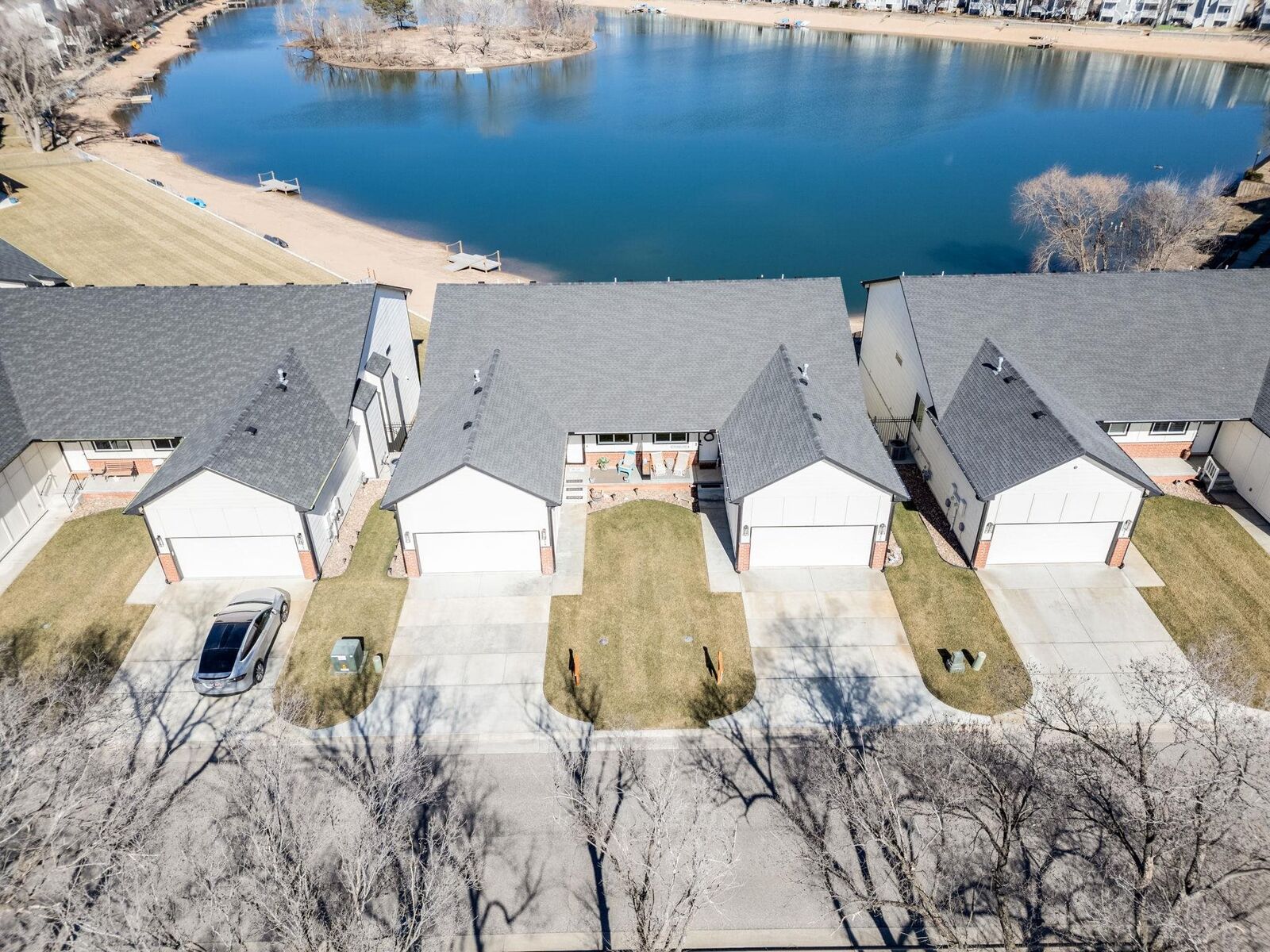 Property Photo: 918 N Bayshore St KS 67212