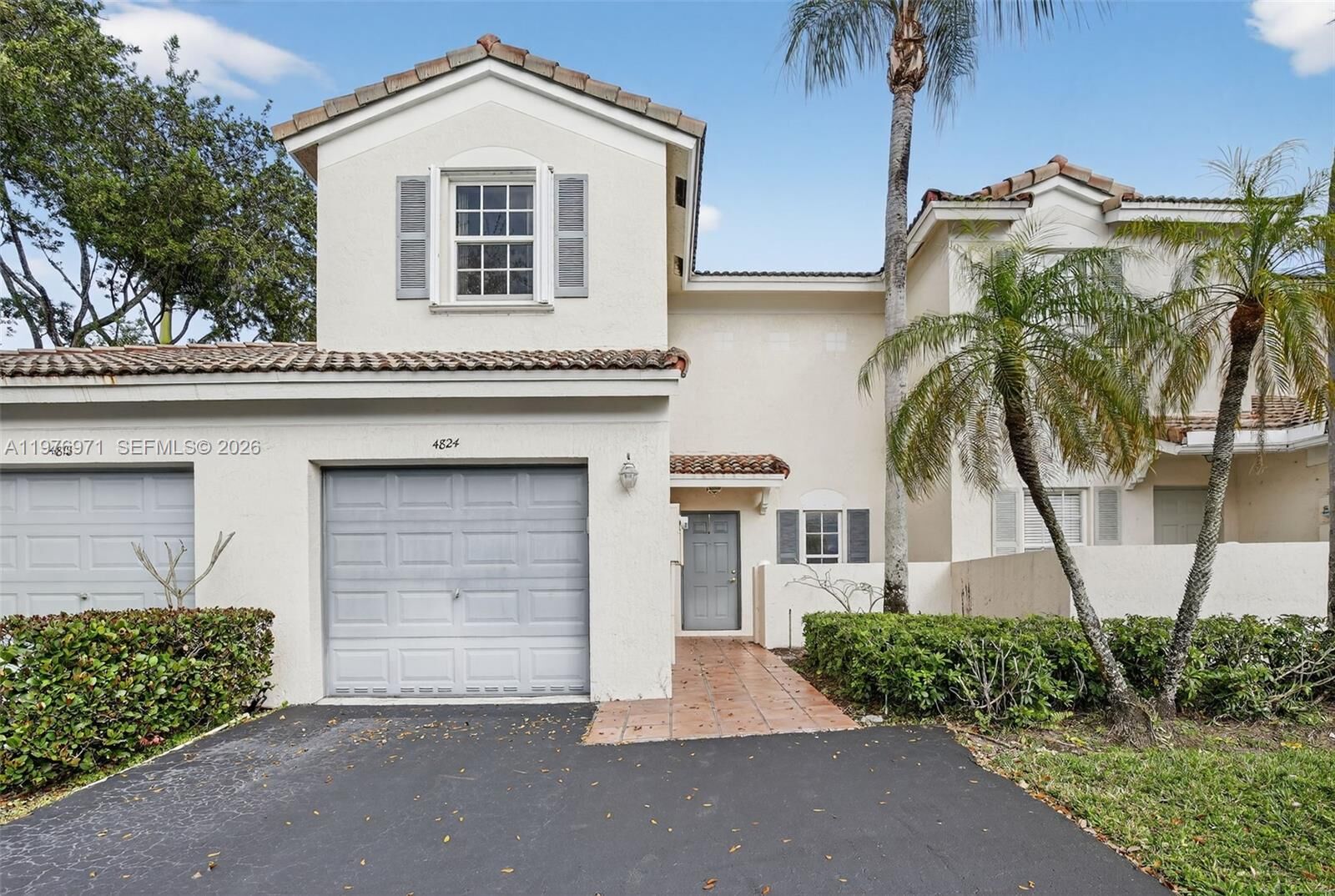 Property Photo:  4824 SW 32nd Ter  FL 33312 