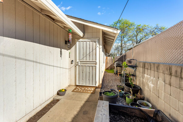 Property Photo: 1045 North Boulevard CA 96019