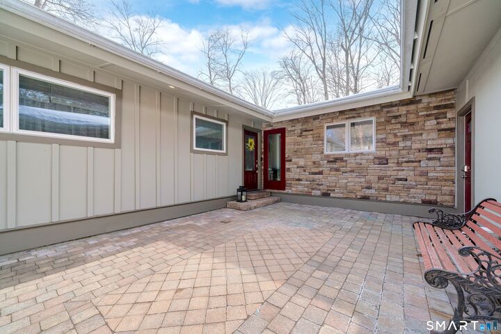 Property Photo:  125 Country Club Road  CT 06001 