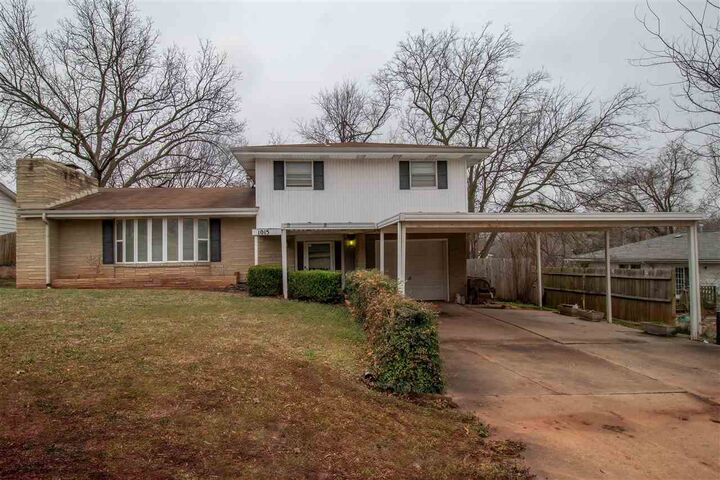Property Photo:  1015 W Liberty Avenue  OK 74075 