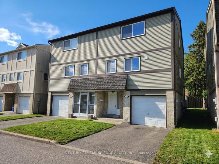 Photo de la propriété: 12 New Port Way ON L3T 2N2