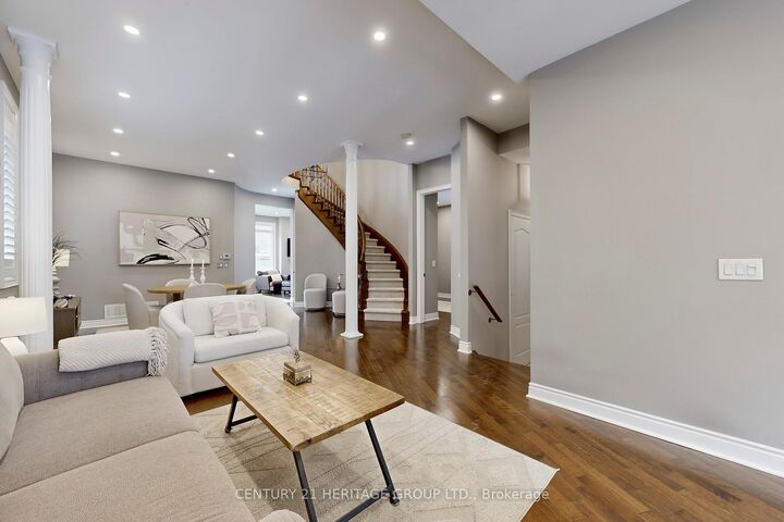 Property Photo:  20 Altus Park Drive  ON L6A 0Z5 