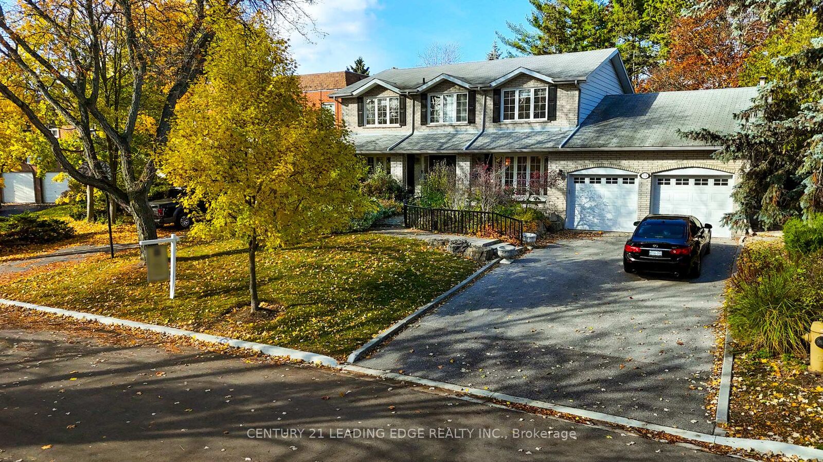 Property Photo:  34 Forest Park Crescent  ON L3T 2M7 