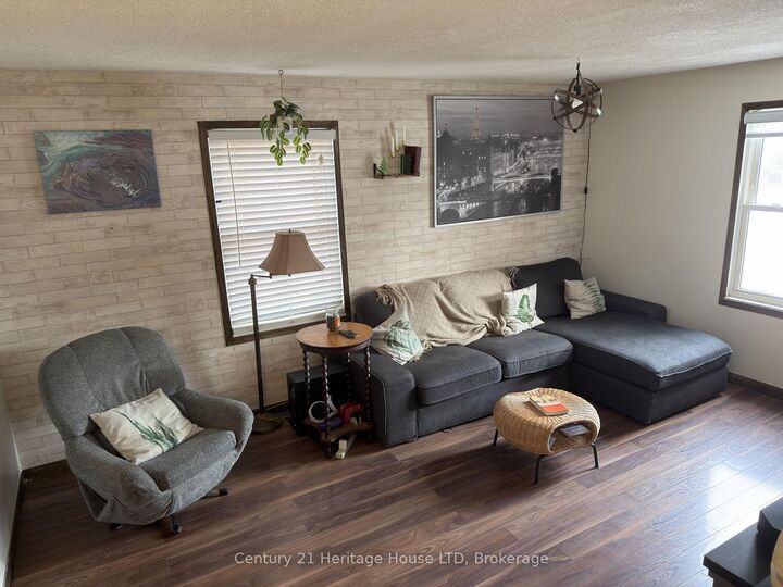 Property Photo:  62 Kingsmill Street S  ON L2A 4E4 