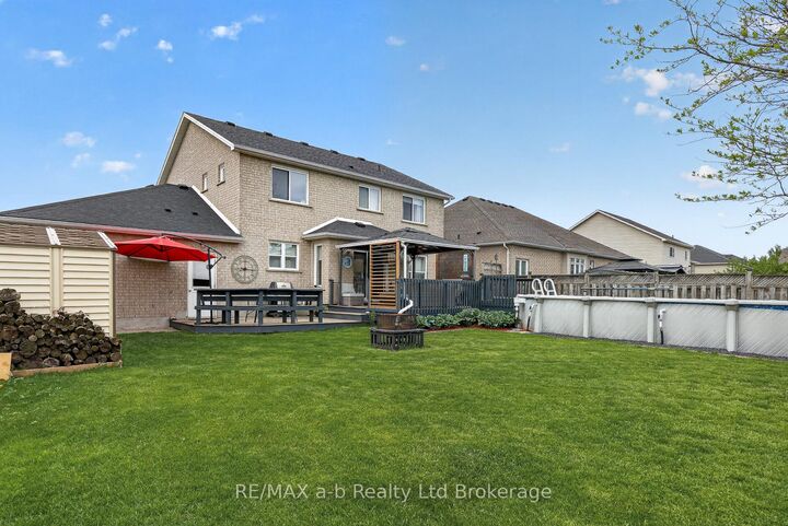20 Owen Street — photo 1