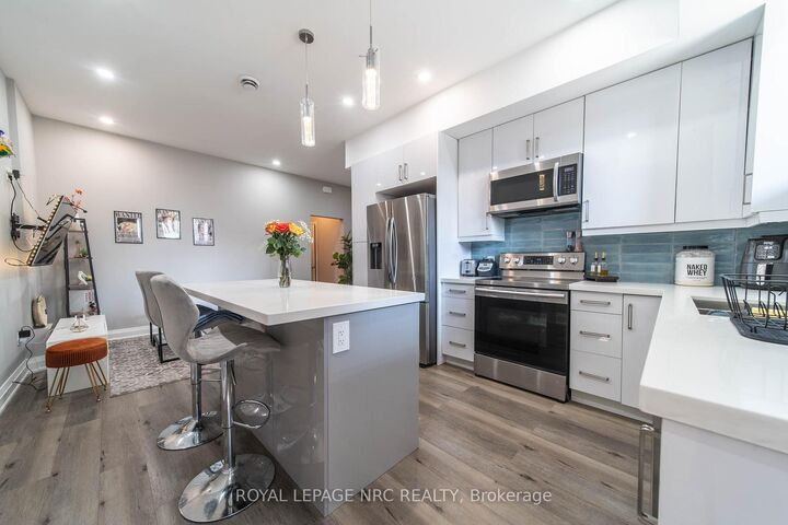Property Photo:  37A Ormonde Avenue  ON L2M 5P1 