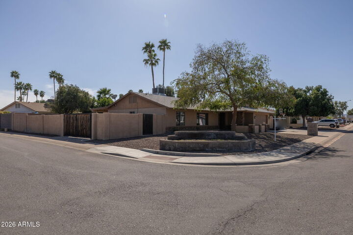 Property Photo:  2901 W Straford Drive  AZ 85224 