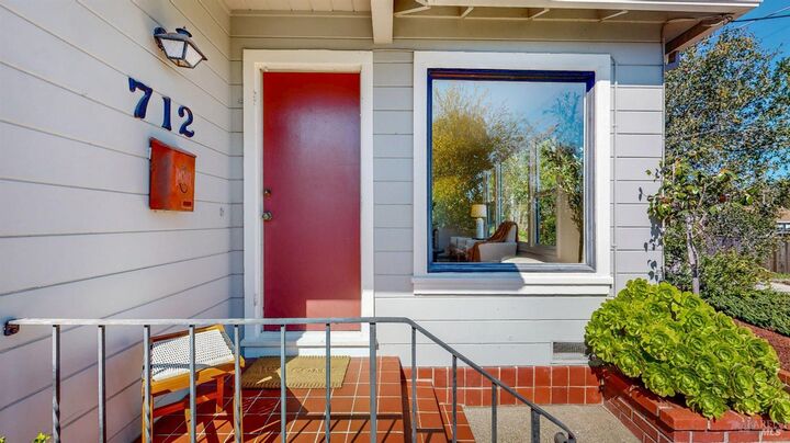 Property Photo: 712 Oak Terrace CA 94952