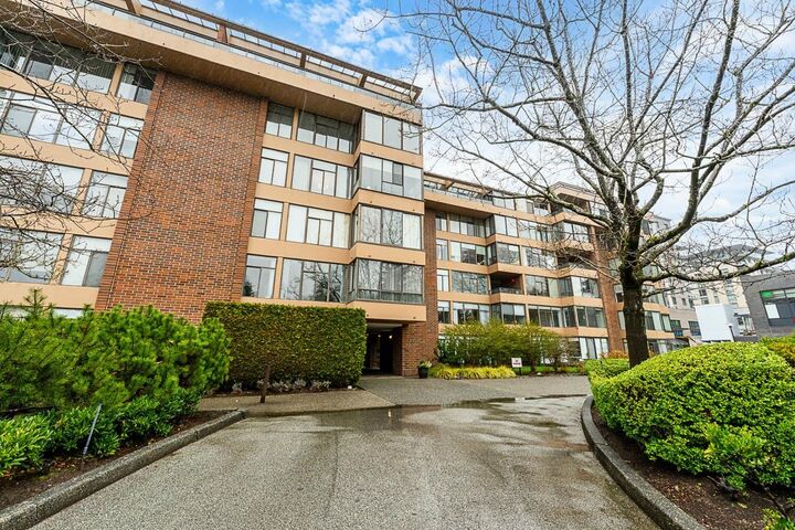 2101 McMullen Avenue 211 — photo 1