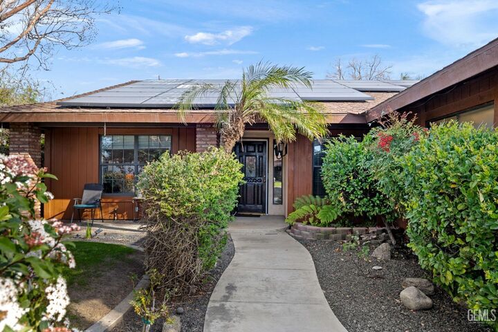 Property Photo:  4204 Thatch Avenue  CA 93313 