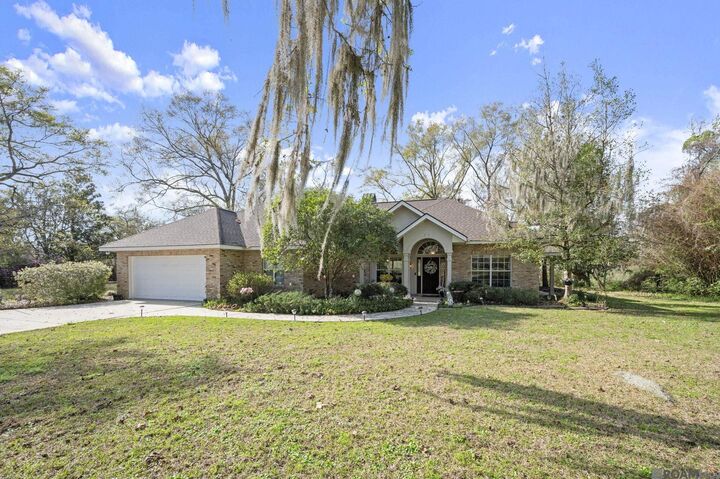 Property Photo: 39797 River Oaks Dr LA 70454