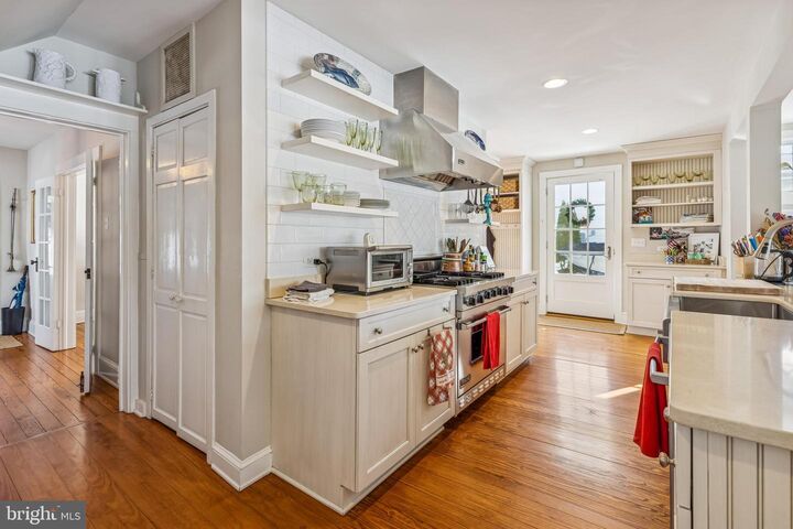 Property Photo:  104 Myrtle  MD 21654 