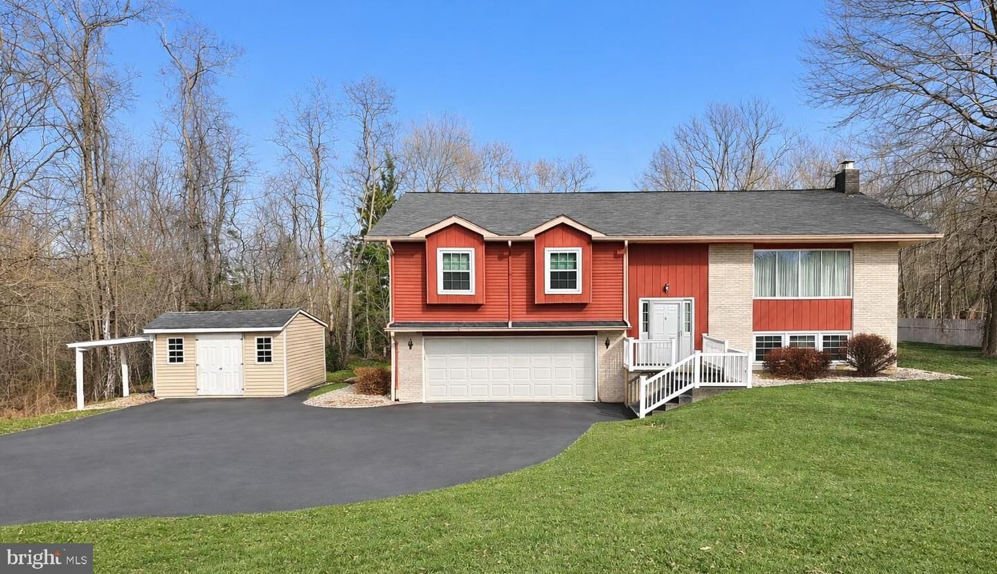 Property Photo:  11 Saint Johns Drive  PA 17020 