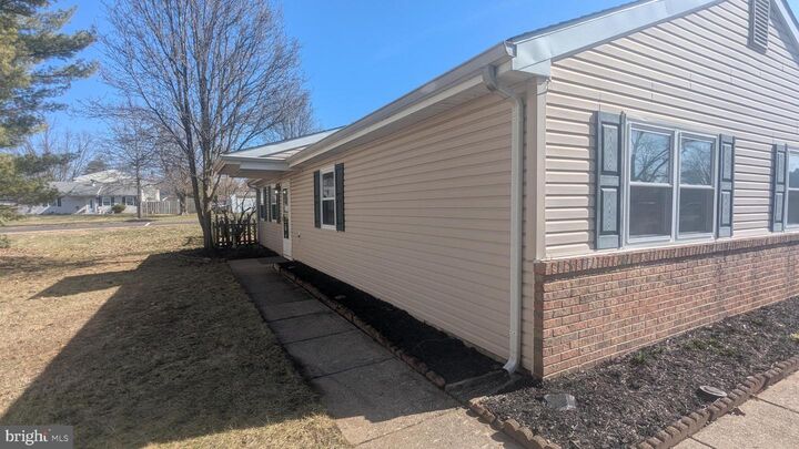 Property Photo:  28 Chesapeake Drive  PA 18940 