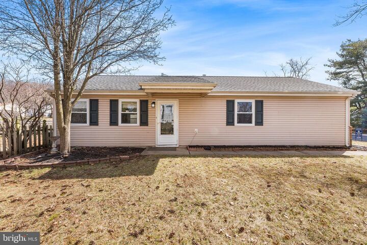 Property Photo:  28 Chesapeake Drive  PA 18940 