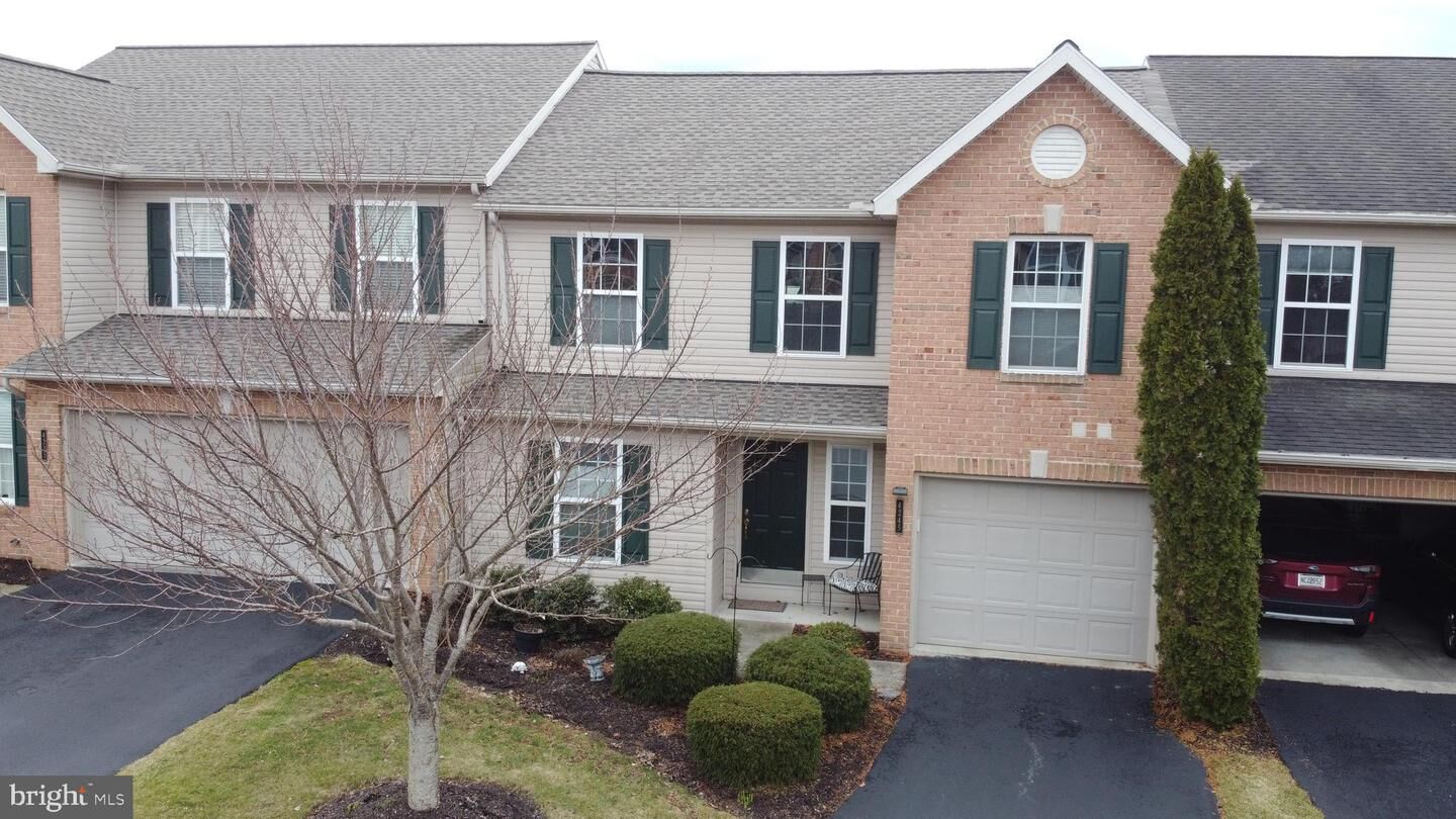 Property Photo: 4245 Roth Farm Village Circle PA 17050