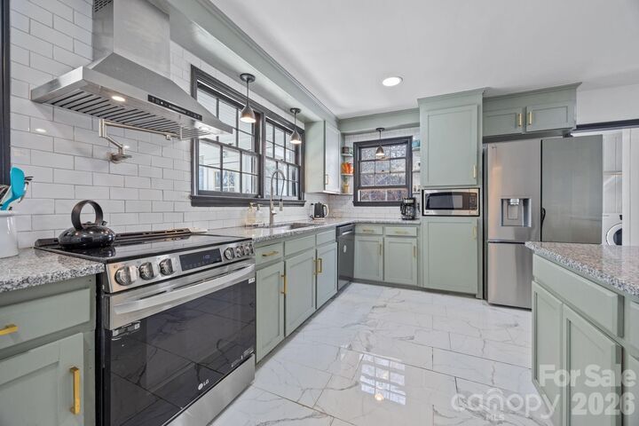 Property Photo: 1352 City Lake Road NC 27292