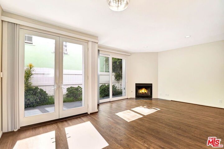 Property Photo:  811 21st St  CA 90403 