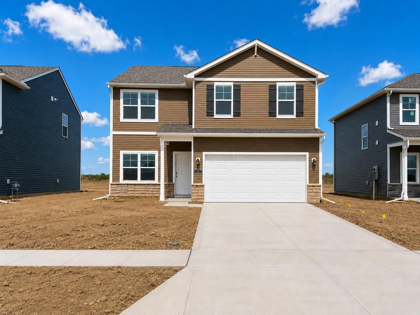 Property Photo:  1227 Stratford Way  OH 43140 
