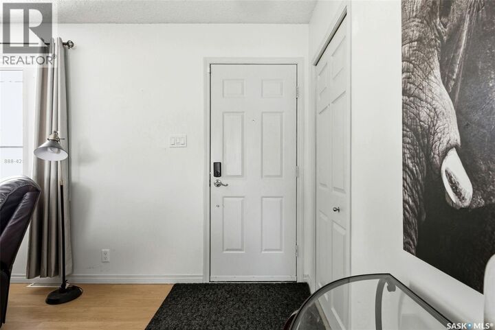 Property Photo:  316 Royal Street  SK S4R 4Y4 