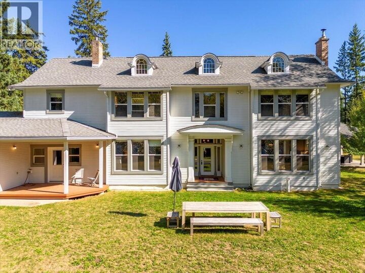 Property Photo: 9 Park Crescent BC V0B 1M0
