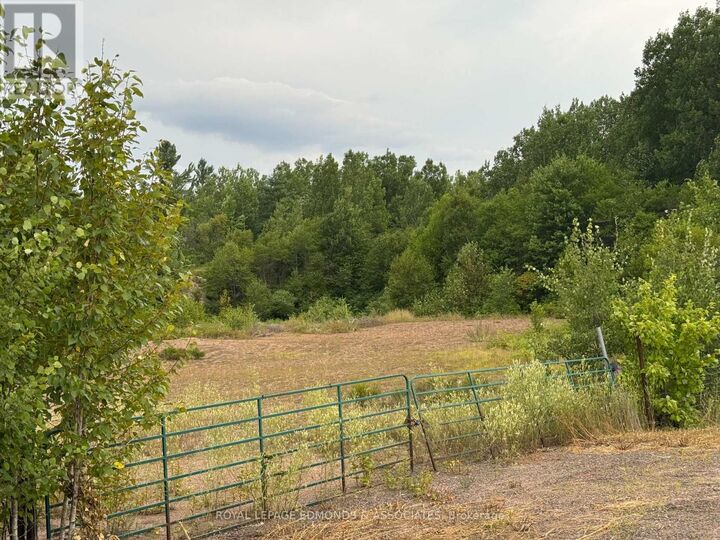 Property Photo:  705 Rantz Road  ON K8H 2W8 
