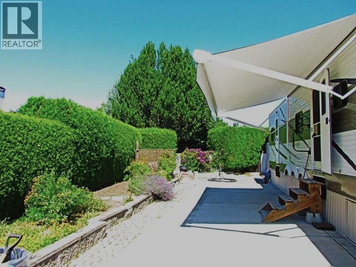 Property Photo:  415 Commonwealth Road 301  BC V4V 1P4 