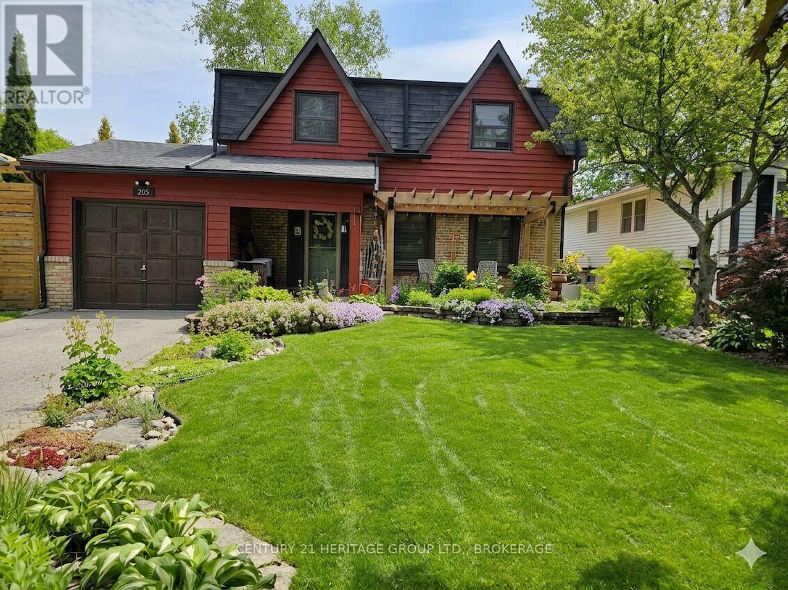 Property Photo: 205 Keewatin Street ON L1H 6Z5