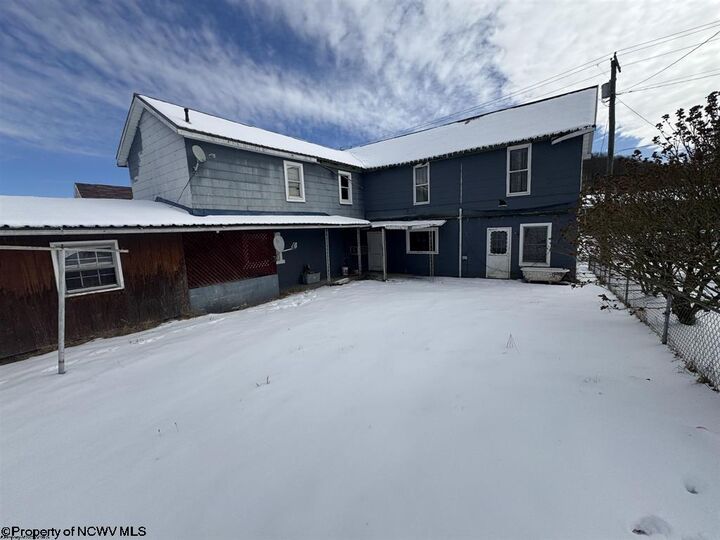 Property Photo:  124 Chestnut Street  WV 26452 