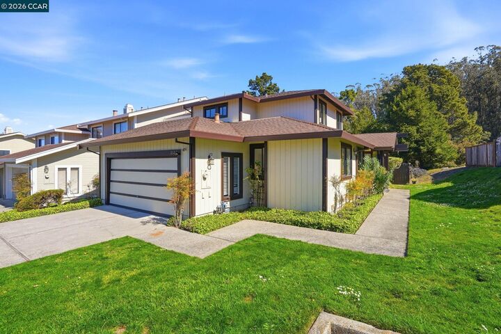 Property Photo: 2122 Pinehurst Ct CA 94530