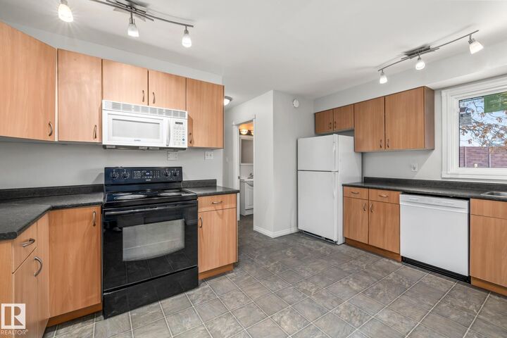 Property Photo:  145B Royal Road NW  AB T6J 2E7 