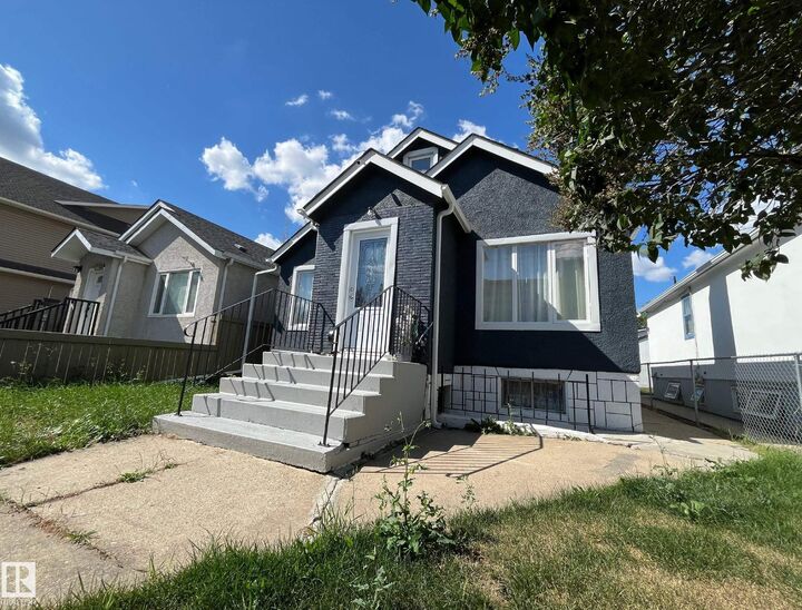 Property Photo:  9638 106 Avenue NW  AB T5H 0N4 