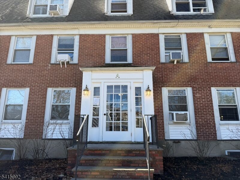 Property Photo:  160 Gordonhurst Ave A32  NJ 07043 