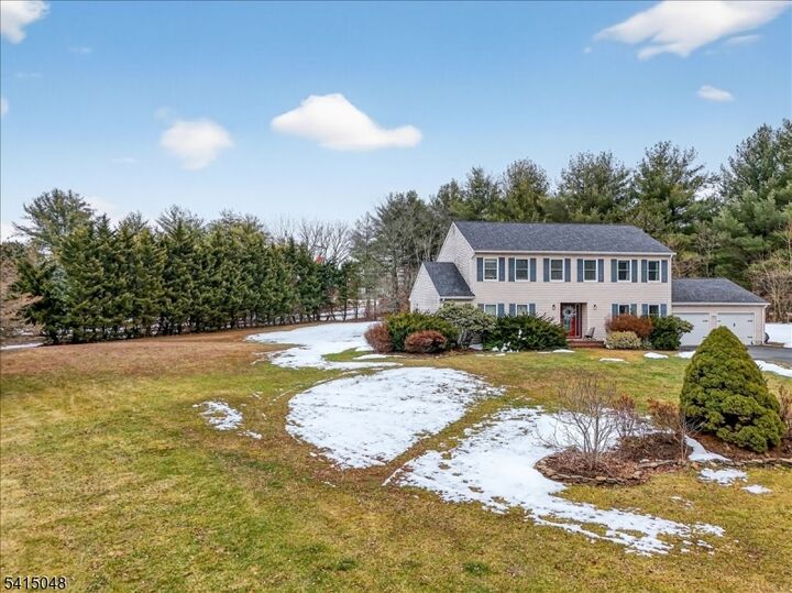 Property Photo:  5 Fisher Ct  NJ 08551 