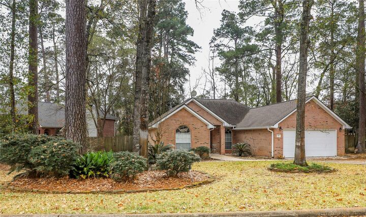 Property Photo:  116 Park Circle  TX 77356 