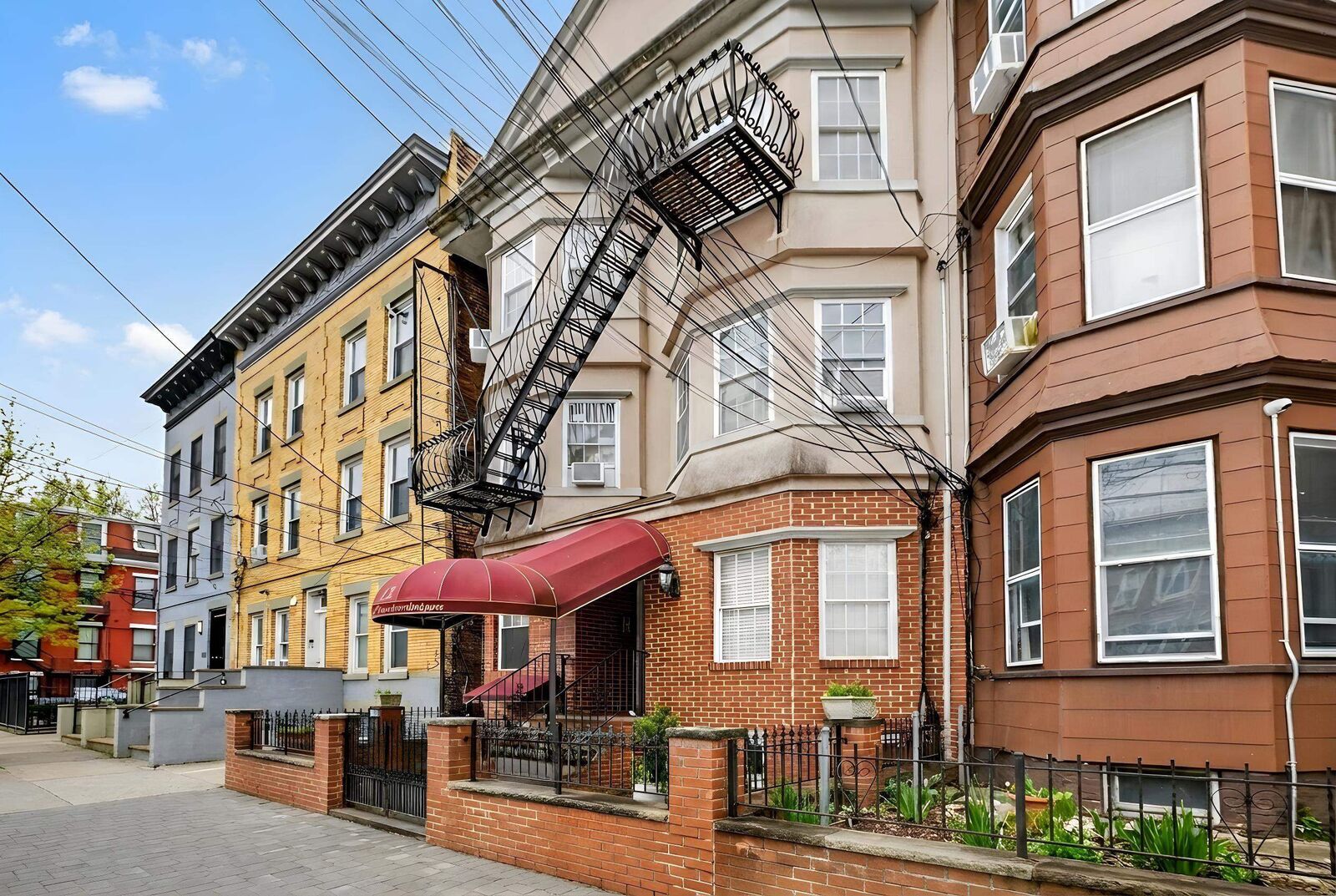 Property Photo:  15 Jefferson Ave 2B  NJ 07306 