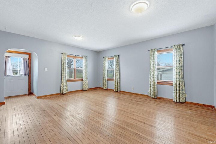 Property Photo:  615 N Whitley Street  IN 46725-1732 