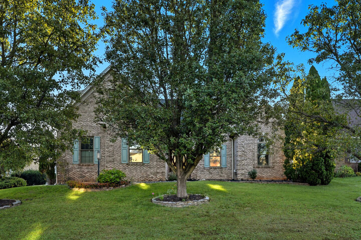 Property Photo: 8606 Binnacle Court KY 40220