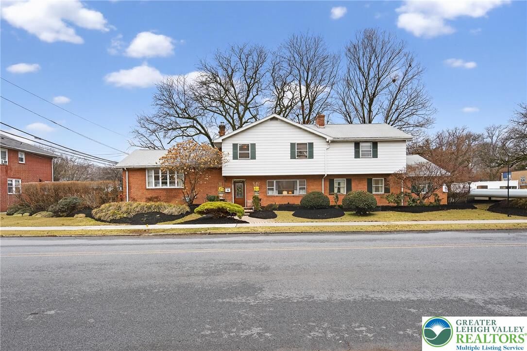 Property Photo:  2202 W Tilghman Street  PA 18104 