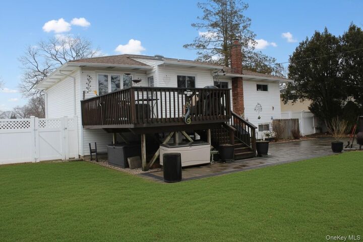 Property Photo:  8 Mulberry Drive  NY 11787 