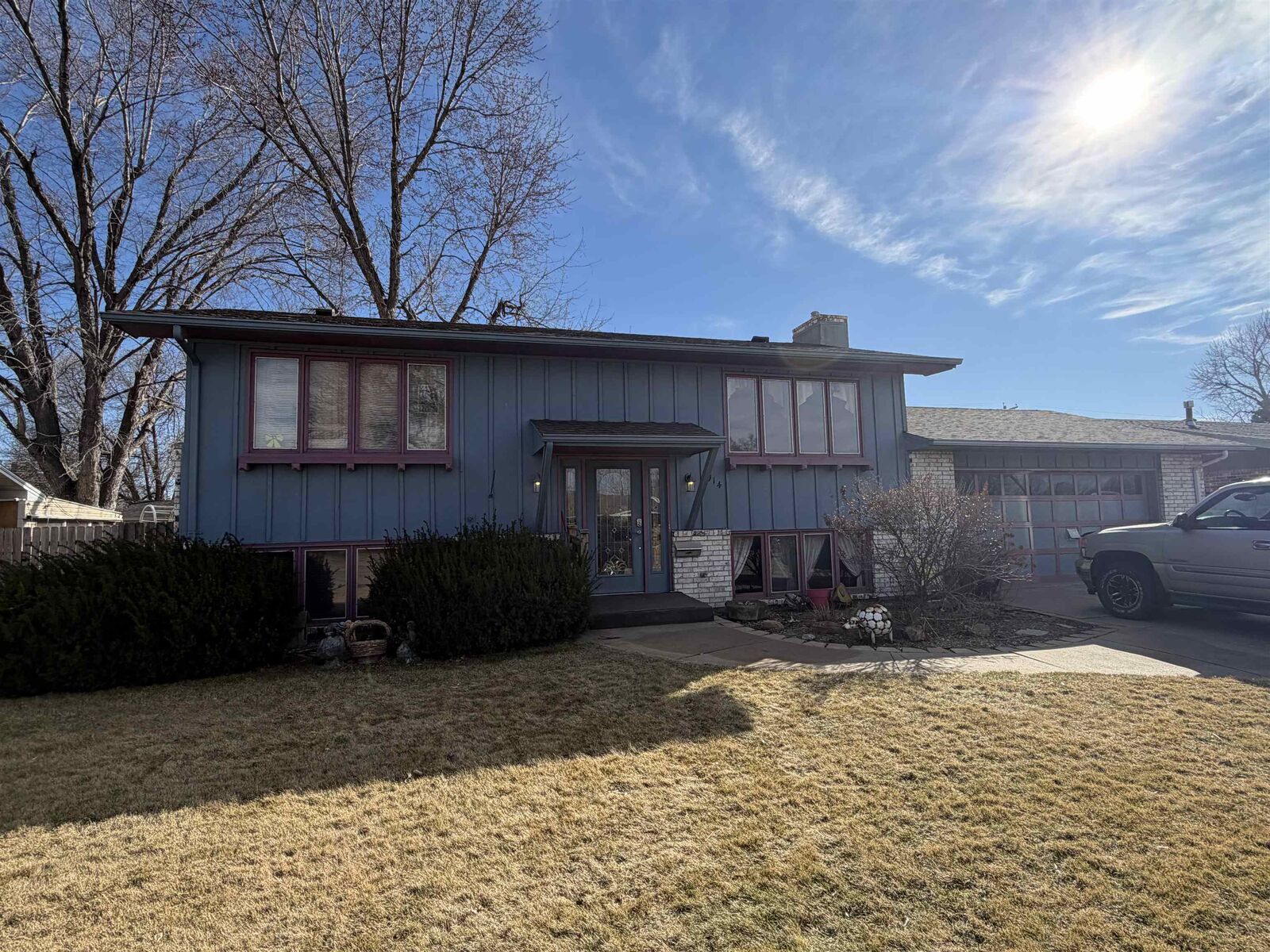 Property Photo: 914 W Philip St NE 69101