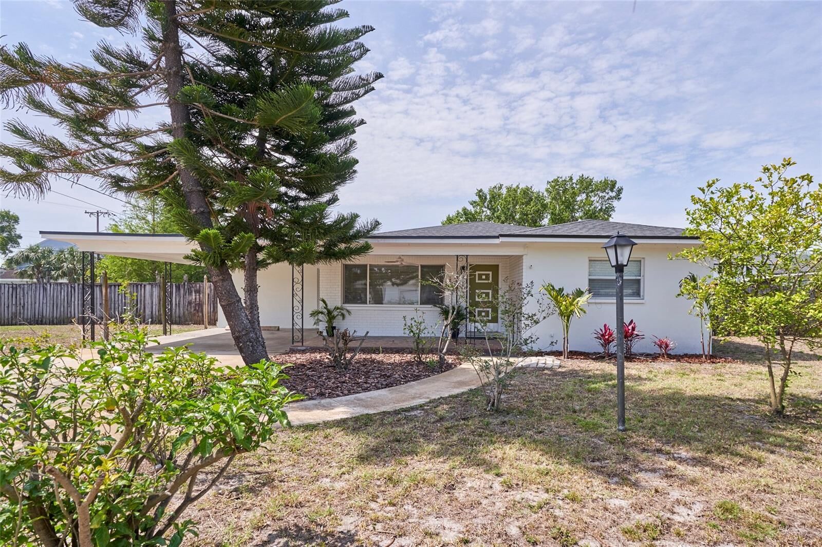 Property Photo: 3302 W Gray Street FL 33609