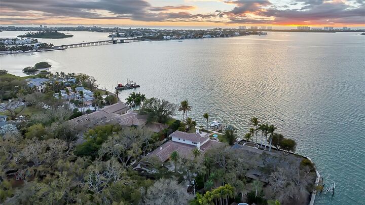 Property Photo:  1504 S Lodge Drive  FL 34239 