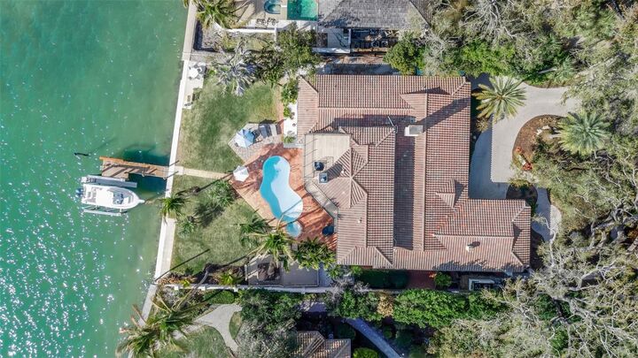 Property Photo:  1504 S Lodge Drive  FL 34239 