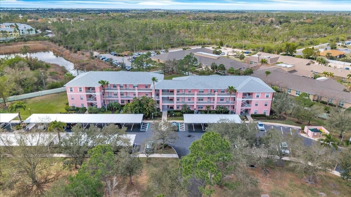 Property Photo:  2061 Willow Hammock Circle 104  FL 33983 