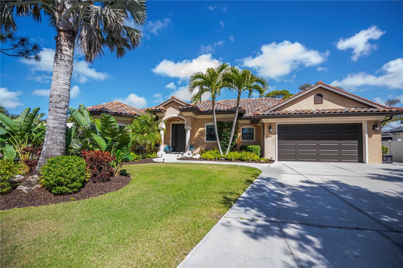 Property Photo:  612 Barcelona Avenue  FL 34285 