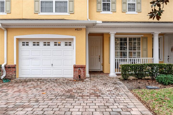 Property Photo:  4925 Poolside Drive  FL 34769 