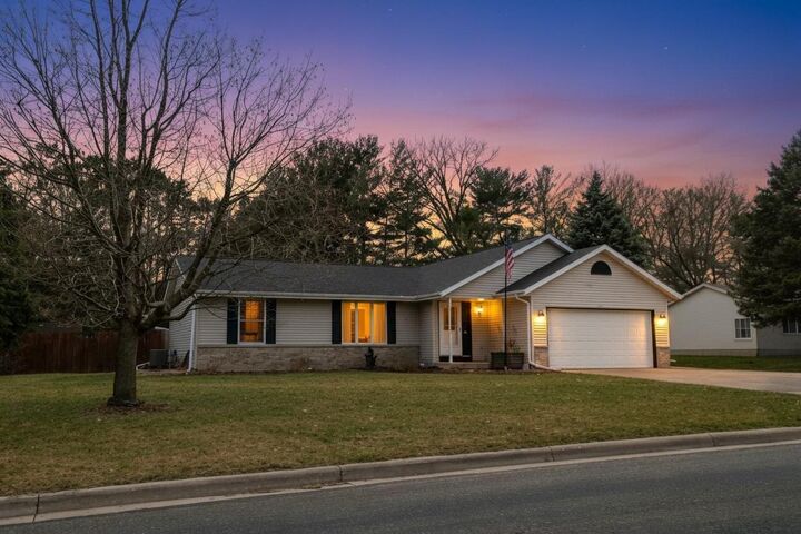 Property Photo:  1327 Montclair Pl  WI 53538 