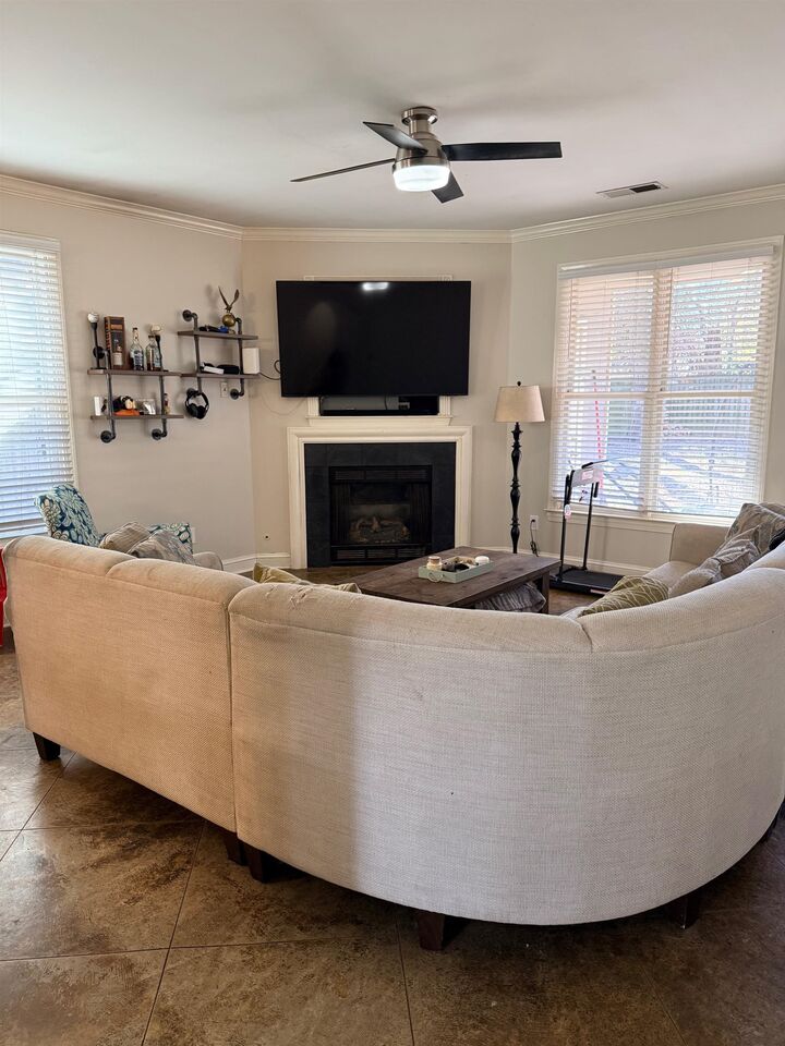 Property Photo:  63 N Merton St N  TN 38112 